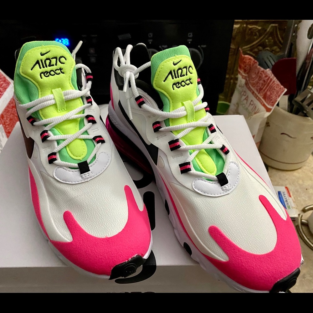 Women’s Airmax 270 React size 9.5. New 150.00